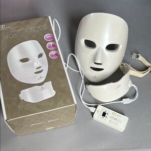 Project E LED photon light therapy mask for face and neck